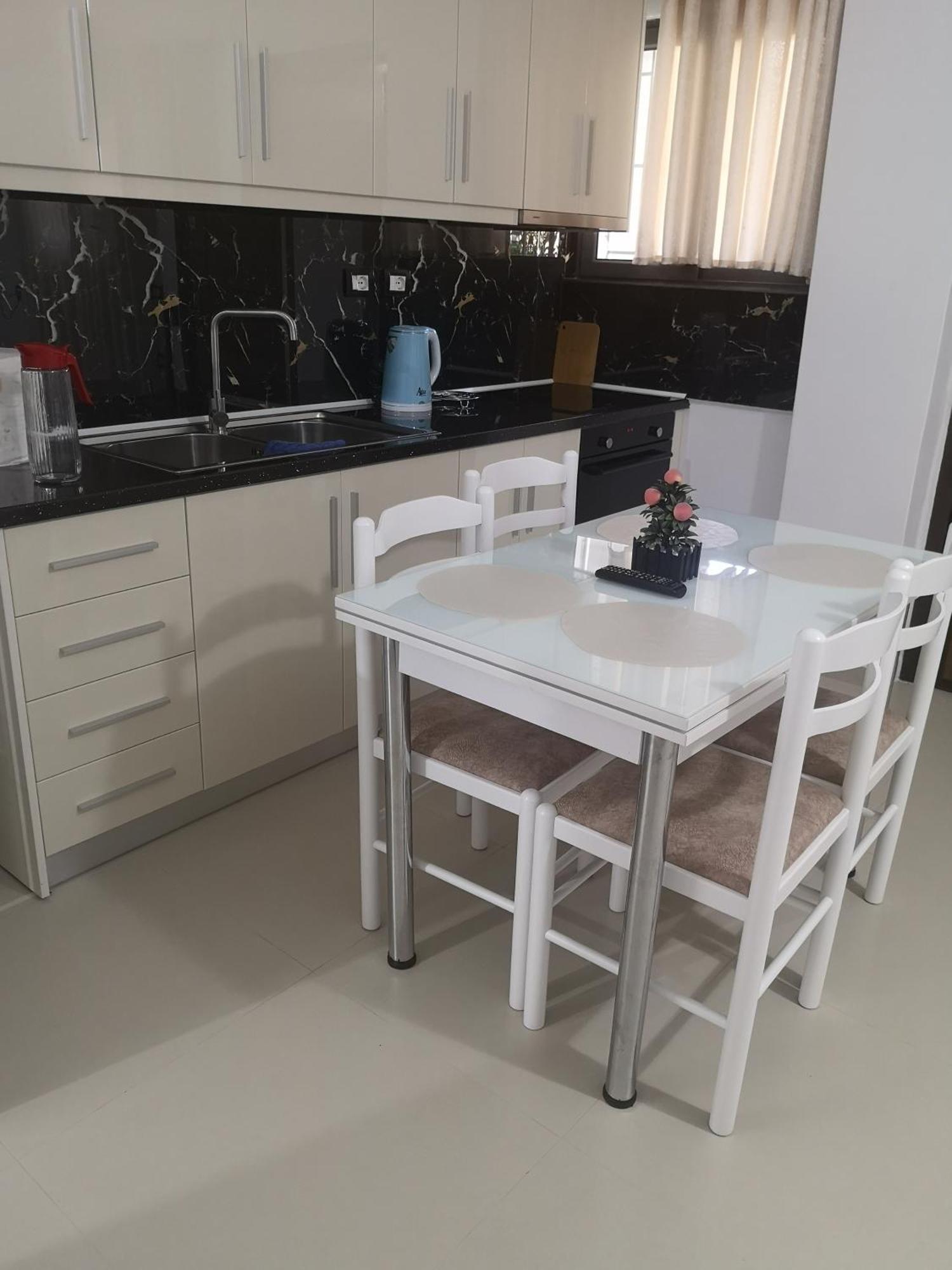 Guest House Emi Μπεράτ Εξωτερικό φωτογραφία