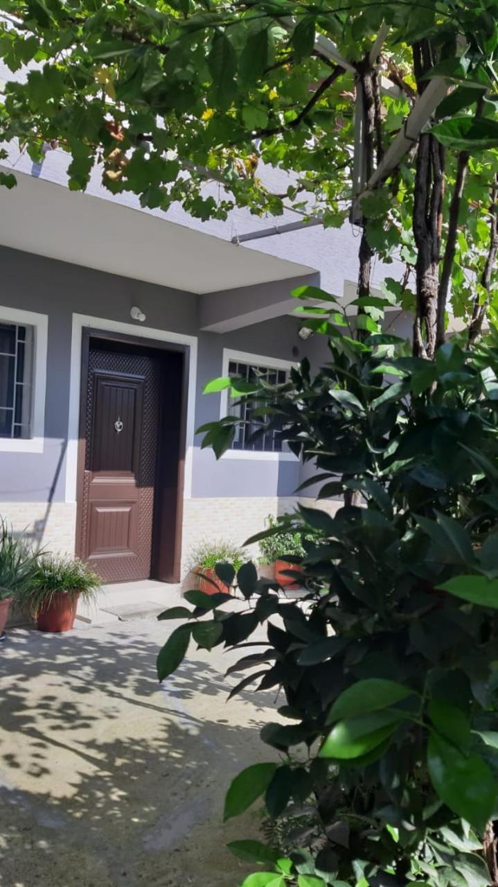 Guest House Emi Μπεράτ Εξωτερικό φωτογραφία