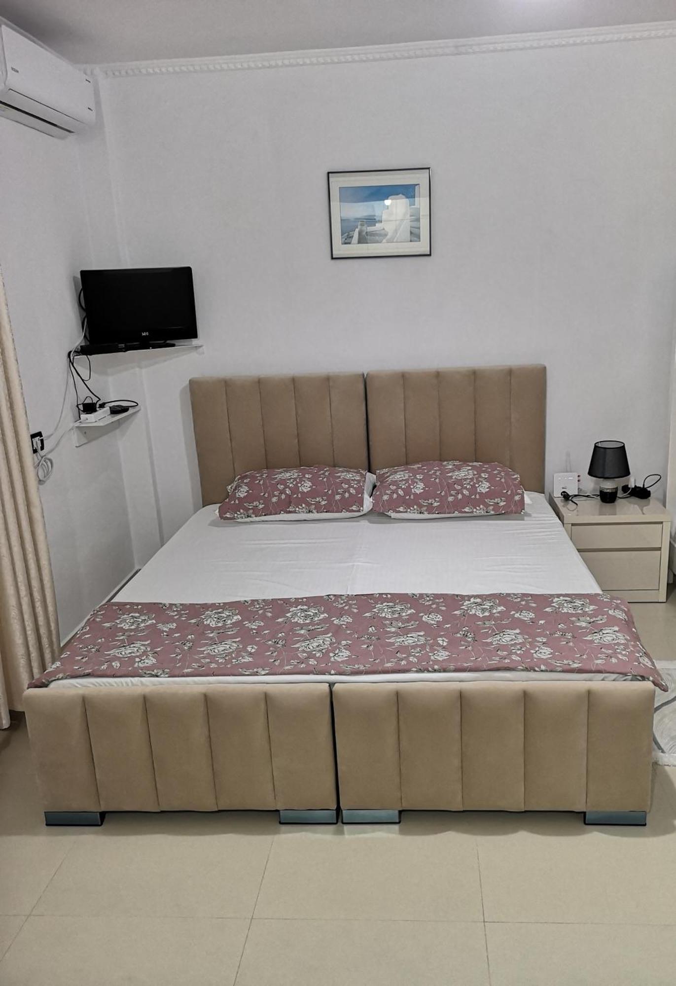 Guest House Emi Μπεράτ Εξωτερικό φωτογραφία