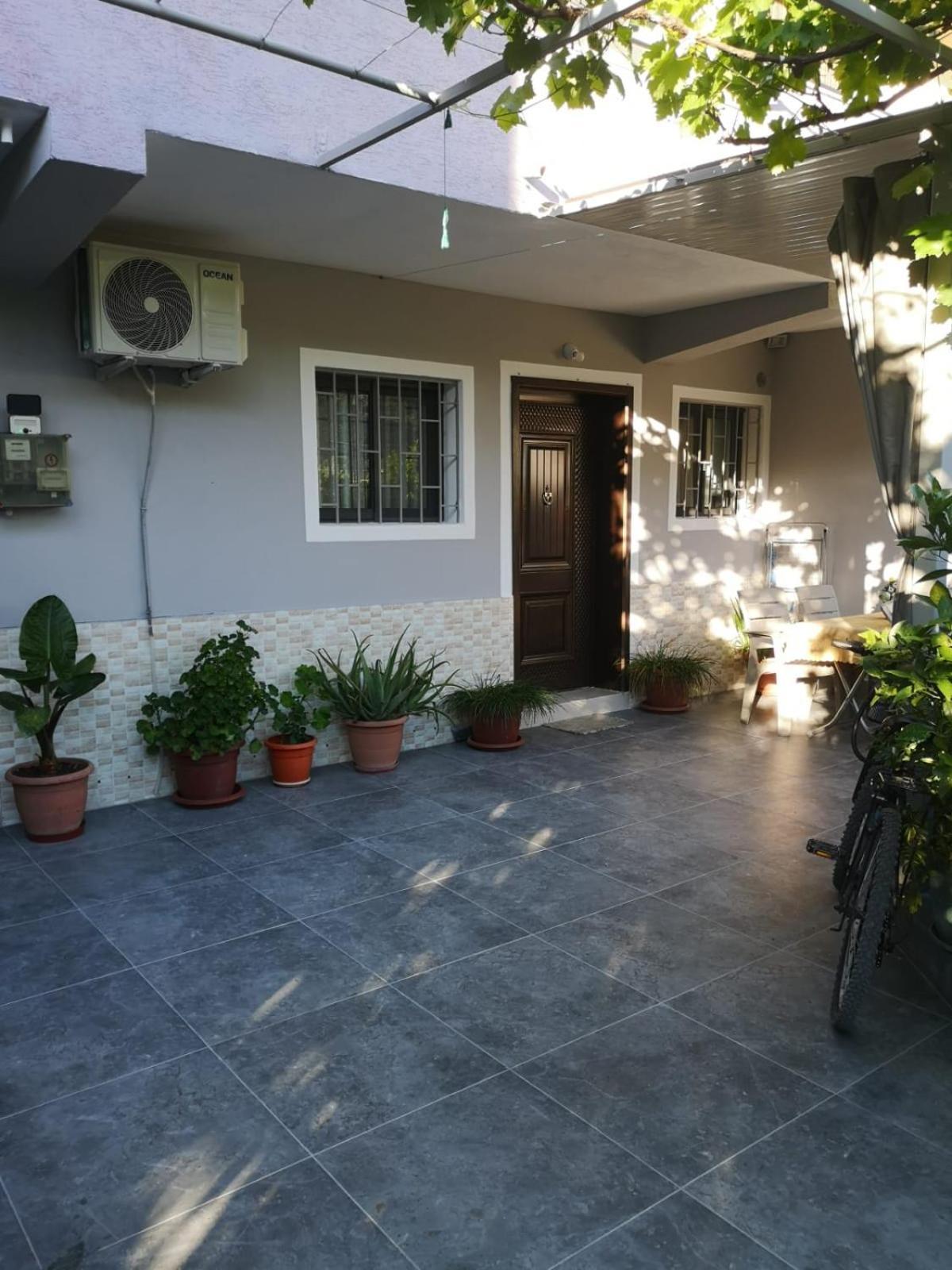 Guest House Emi Μπεράτ Εξωτερικό φωτογραφία